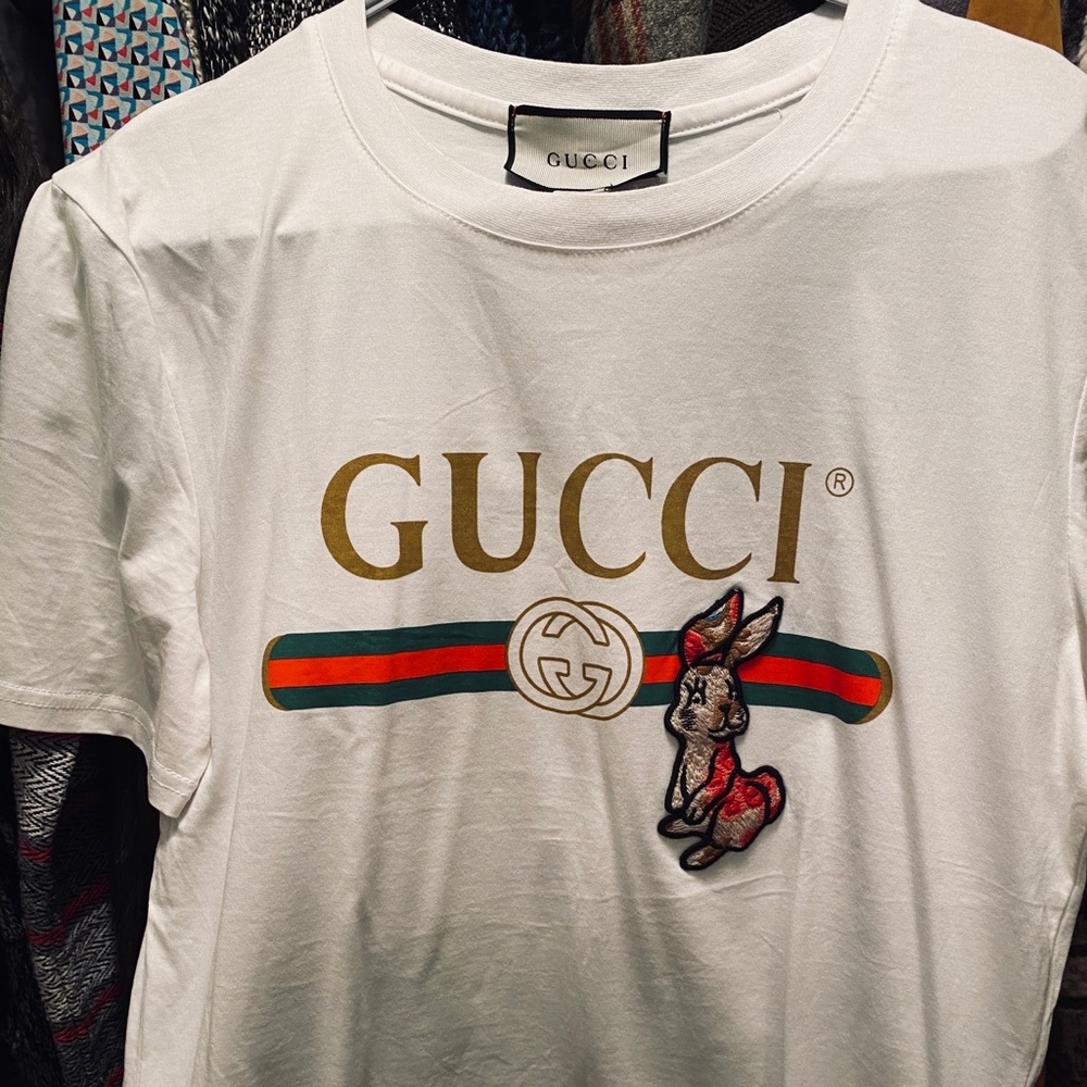 Oversize T-shirt with Gucci logo and rabbit
